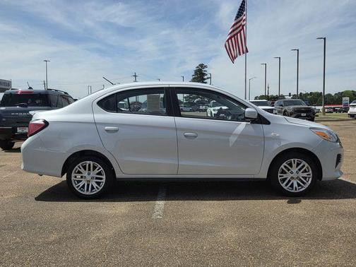 White 2022 Mitsubishi Mirage G4