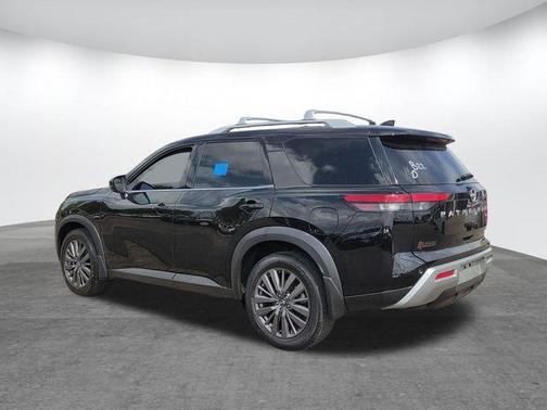 Black 2024 Nissan Pathfinder SL