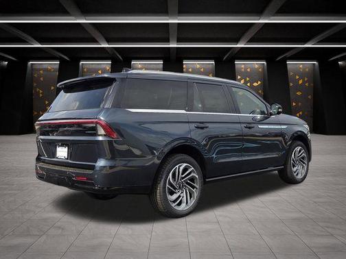 Flight Blue 2026 Lincoln Navigator Reserve