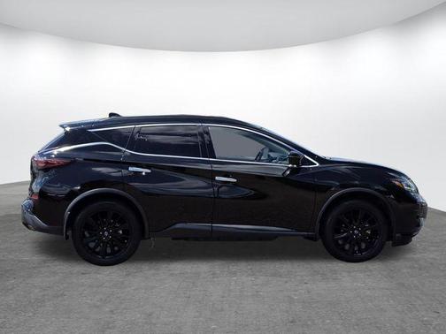 Black 2023 Nissan Murano SV
