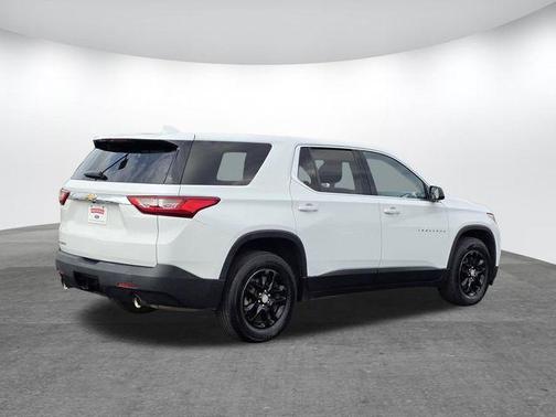 Summit White 2019 Chevrolet Traverse LS
