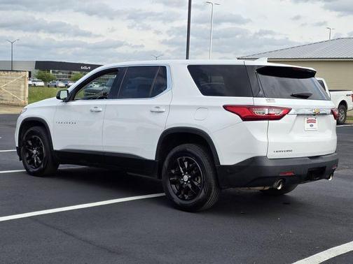 Summit White 2019 Chevrolet Traverse LS