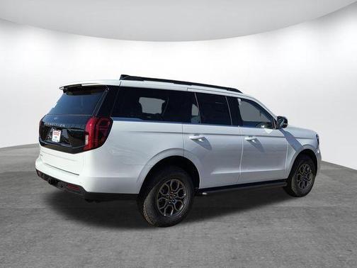 Oxford White 2026 Ford Expedition Active