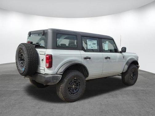 Avalanche Gray 2026 Ford Bronco Base