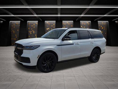 White Metallic 2026 Lincoln Navigator Reserve