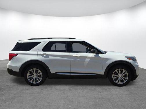 Star White 2020 Ford Explorer XLT