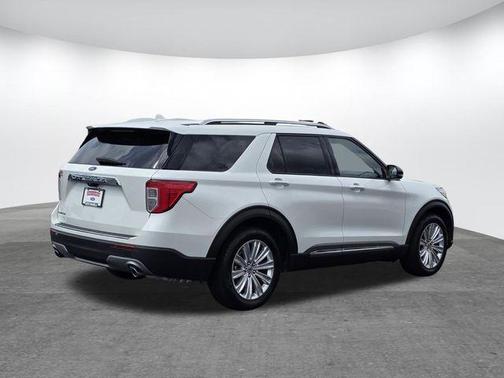 Star White 2022 Ford Explorer Limited