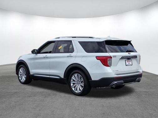 Star White 2022 Ford Explorer Limited