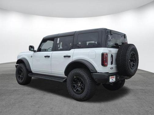 Oxford White 2026 Ford Bronco Outer Banks