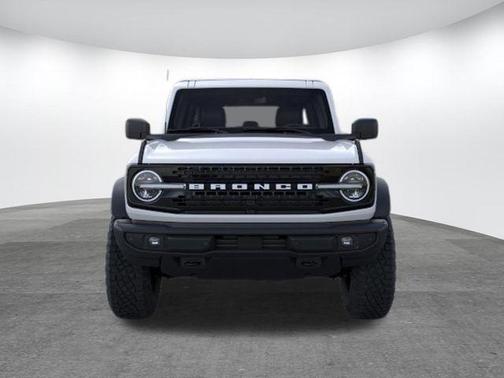 Oxford White 2026 Ford Bronco Outer Banks