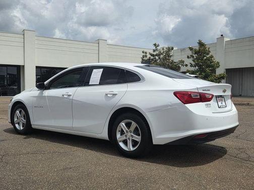 Summit White 2022 Chevrolet Malibu 1LS