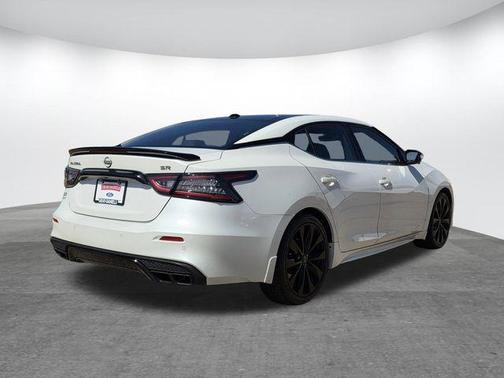 2023 Nissan Maxima SR