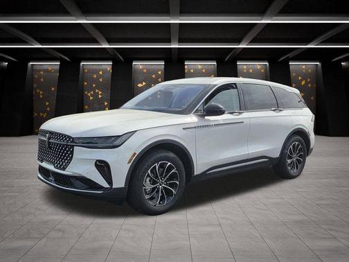 White Platinum Clearcoat Metallic 2026 Lincoln Nautilus Premiere