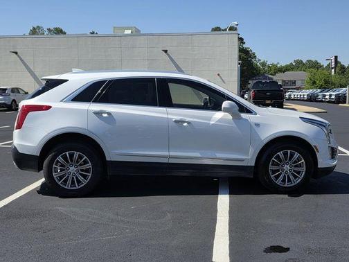 Crystal White Tri-Coat 2017 Cadillac XT5 Luxury