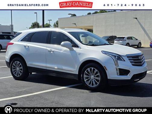 Crystal White Tri-Coat 2017 Cadillac XT5 Luxury