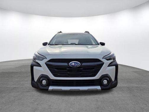 Crystal White Pearl 2023 Subaru Outback Limited