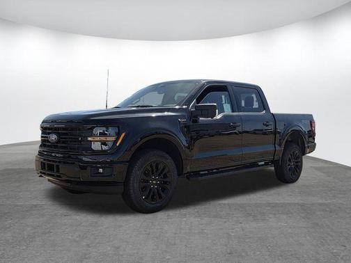 Agate Black Metallic 2026 Ford F-150 XLT