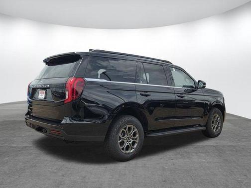 Agate Black Metallic 2026 Ford Expedition Active