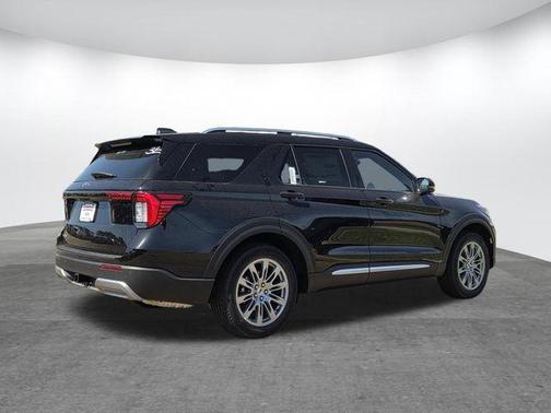 Agate Black Metallic 2026 Ford Explorer Platinum