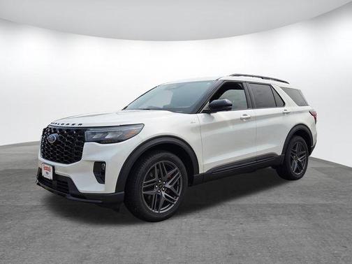 White Metallic 2026 Ford Explorer ST-Line