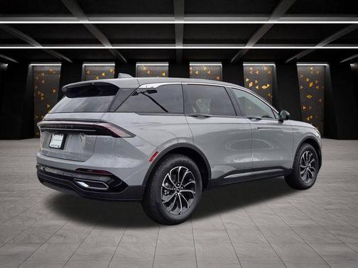 Metallic 2026 Lincoln Nautilus Premiere
