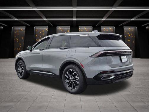 Metallic 2026 Lincoln Nautilus Premiere