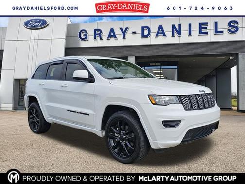 2022 Jeep Grand Cherokee LAREDO