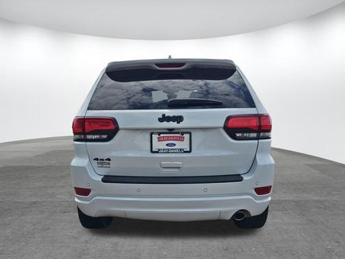 2022 Jeep Grand Cherokee LAREDO