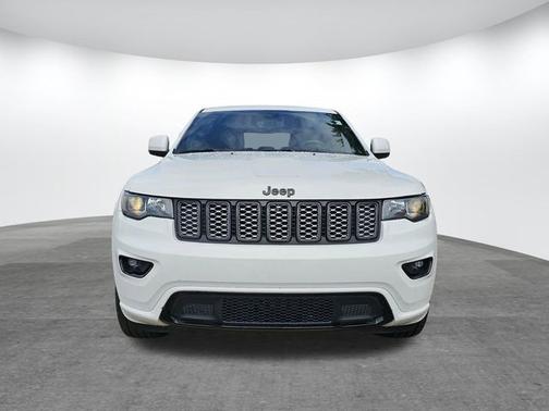 2022 Jeep Grand Cherokee LAREDO