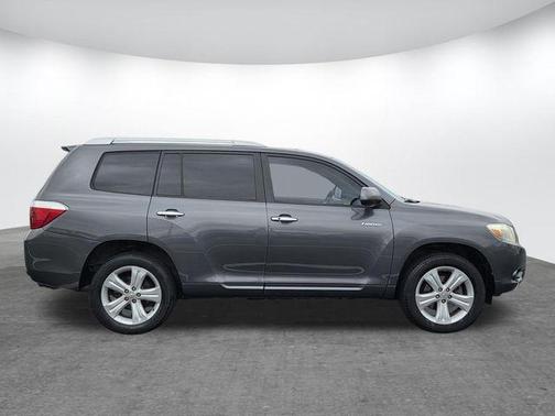Magnetic Gray Metallic 2010 Toyota Highlander Limited