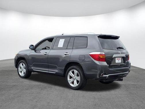Magnetic Gray Metallic 2010 Toyota Highlander Limited