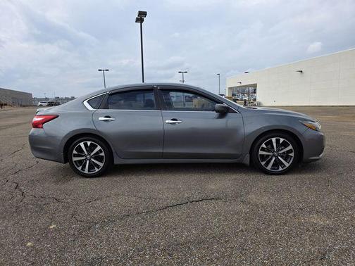 2016 Nissan Altima 2.5 SR