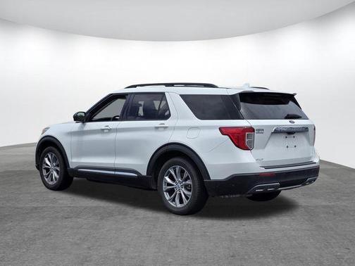 White Metallic 2023 Ford Explorer XLT