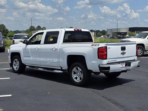 Summit White 2018 Chevrolet Silverado 1500 LT