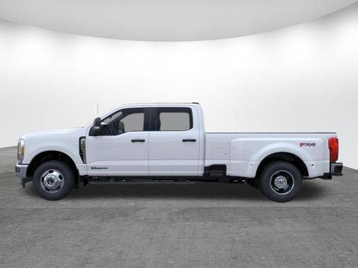 Oxford White 2026 Ford F-350 XL