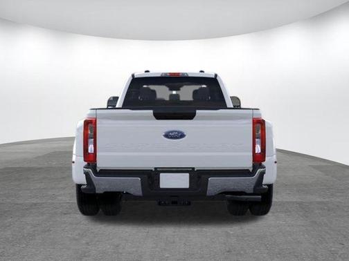 Oxford White 2026 Ford F-350 XL