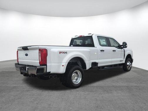 Oxford White 2026 Ford F-350 XL