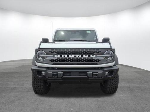 Oxford White 2025 Ford Bronco Badlands