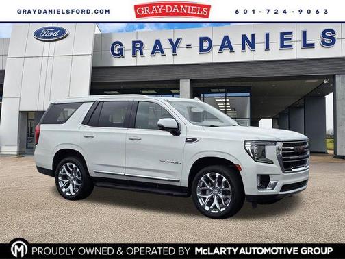 White Frost Tri-Coat 2021 GMC Yukon SLT