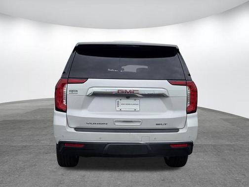 White Frost Tri-Coat 2021 GMC Yukon SLT
