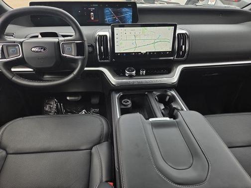 Agate Black Metallic 2026 Ford Expedition Platinum