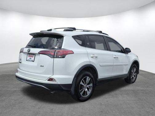White 2018 Toyota RAV4 XLE