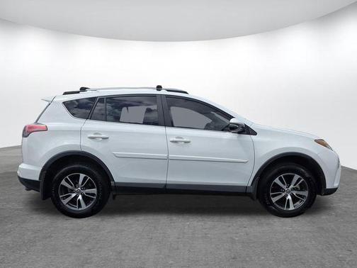 White 2018 Toyota RAV4 XLE