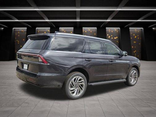 Starlight 2026 Lincoln Navigator Premiere