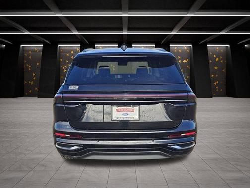 2024 Lincoln Nautilus Reserve