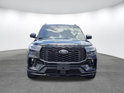 Black Metallic 2025 Ford Explorer ST-Line