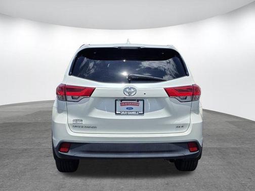 Blizzard Pearl 2019 Toyota Highlander XLE