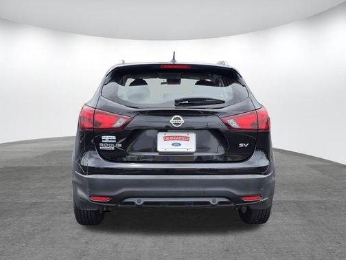 Magnetic Black 2019 Nissan Rogue Sport SV