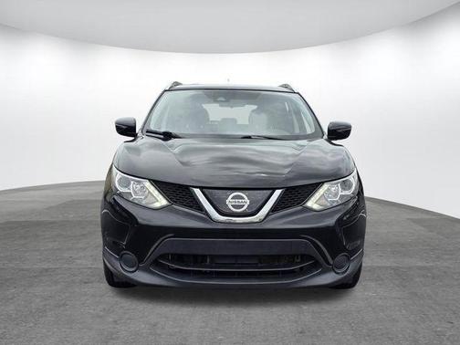 Magnetic Black 2019 Nissan Rogue Sport SV