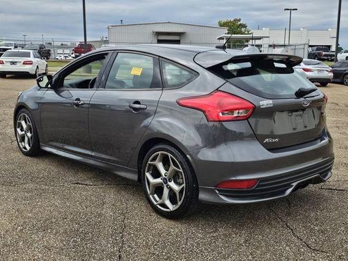 2018 Ford Focus ST Base